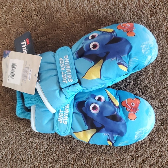 Girls Child Finding Dory "Just Keep Swimming" Snow Ski Mittens ages 4 to 8  NWT - Picture 2 of 3